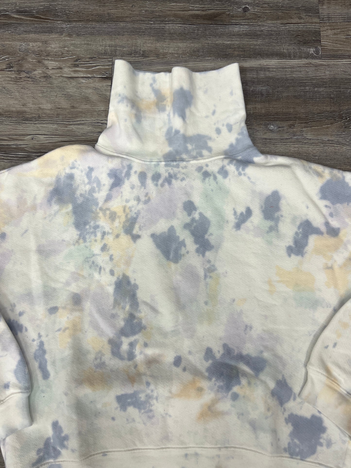 Sweatshirt Crewneck By Amo Size: M