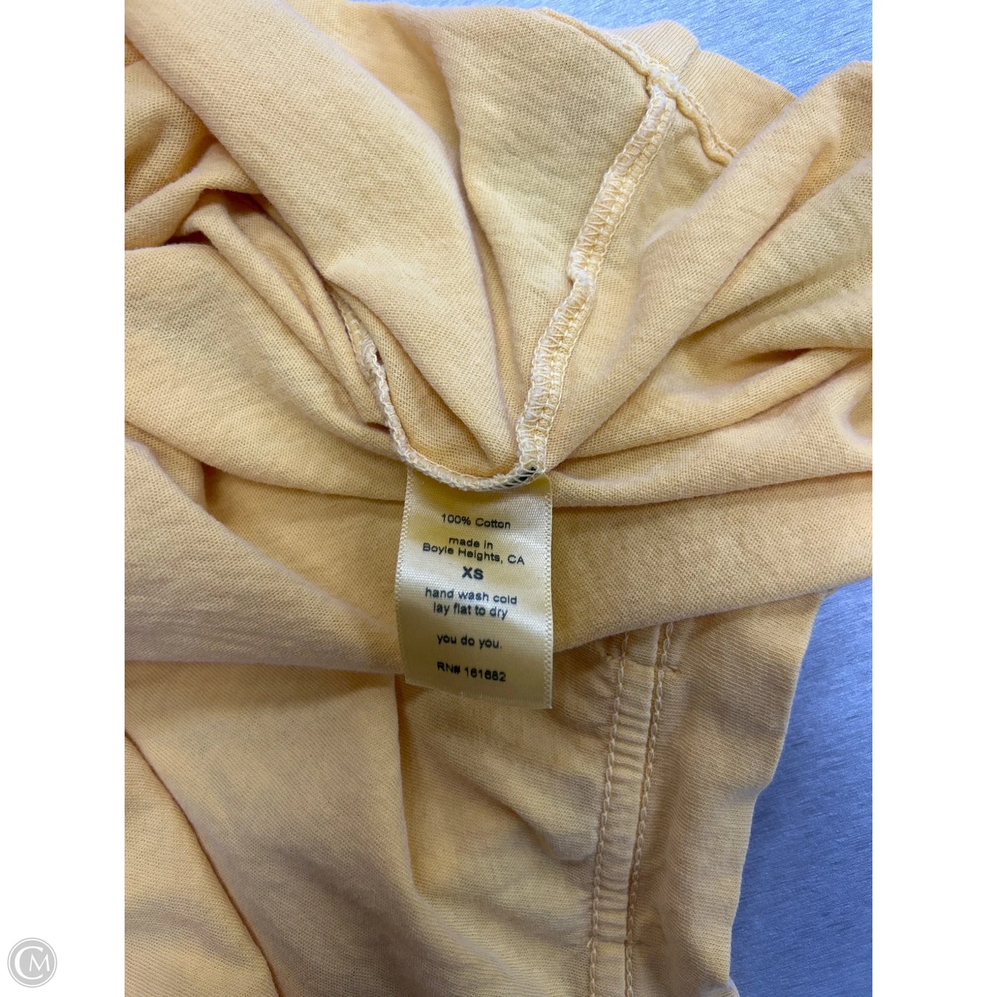 Top Short Sleeve By Perfect White Tee In Yellow, Size: Xs
