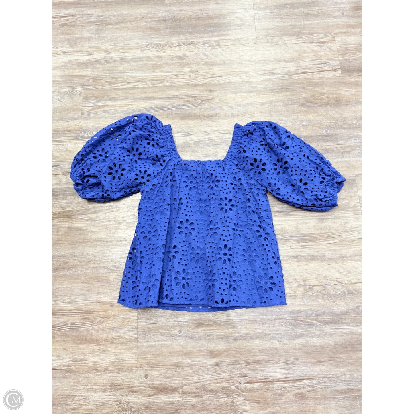 Top Short Sleeve Designer By Lilly Pulitzer In Blue, Size: S