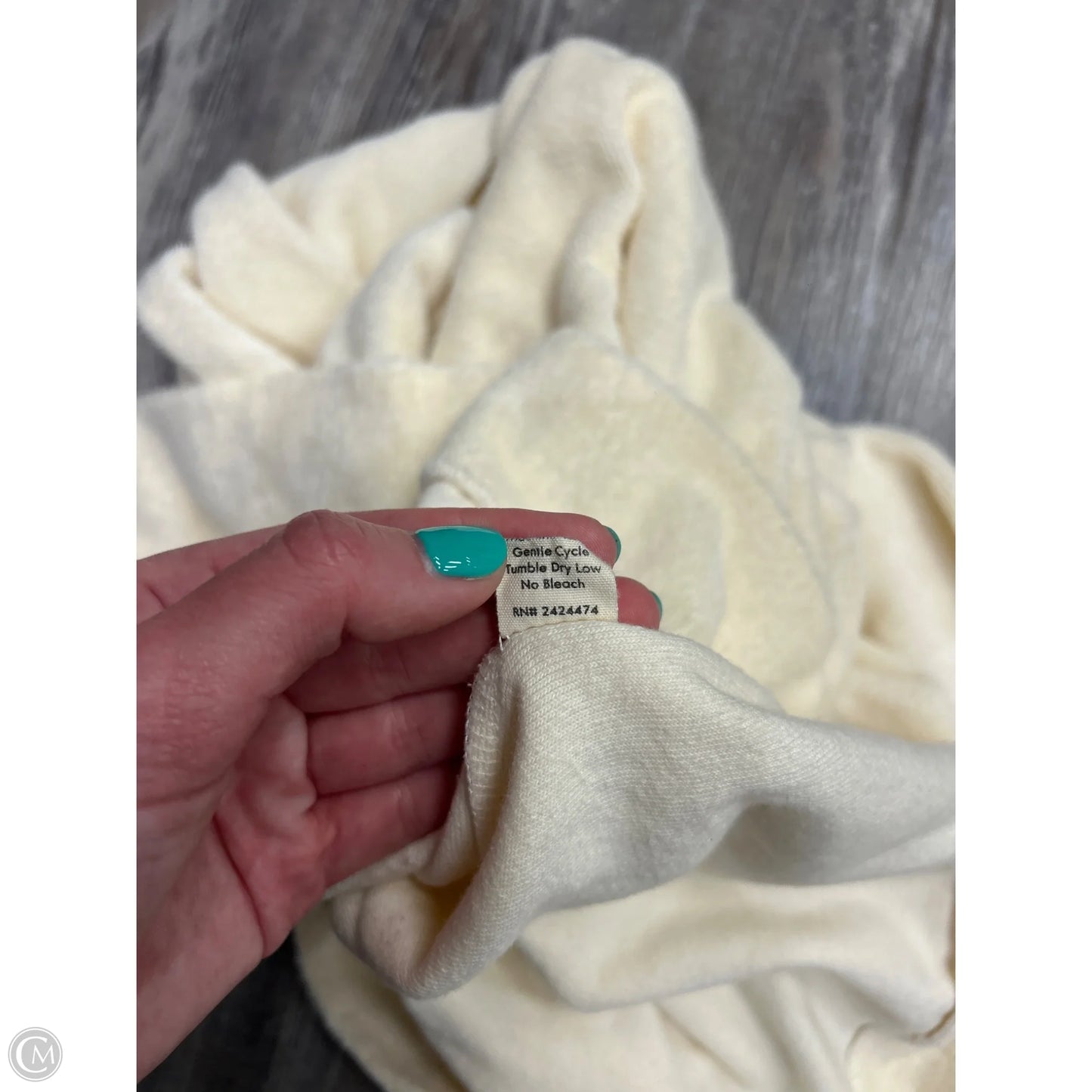 Top Long Sleeve By Cmc In Cream, Size: M