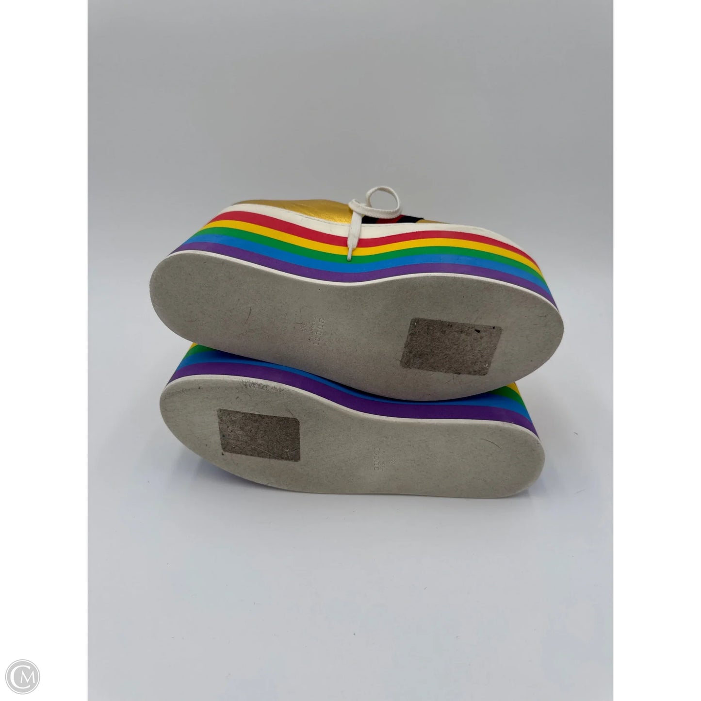 Shoes Luxury Designer By Gucci In Rainbow Print, Size: 8