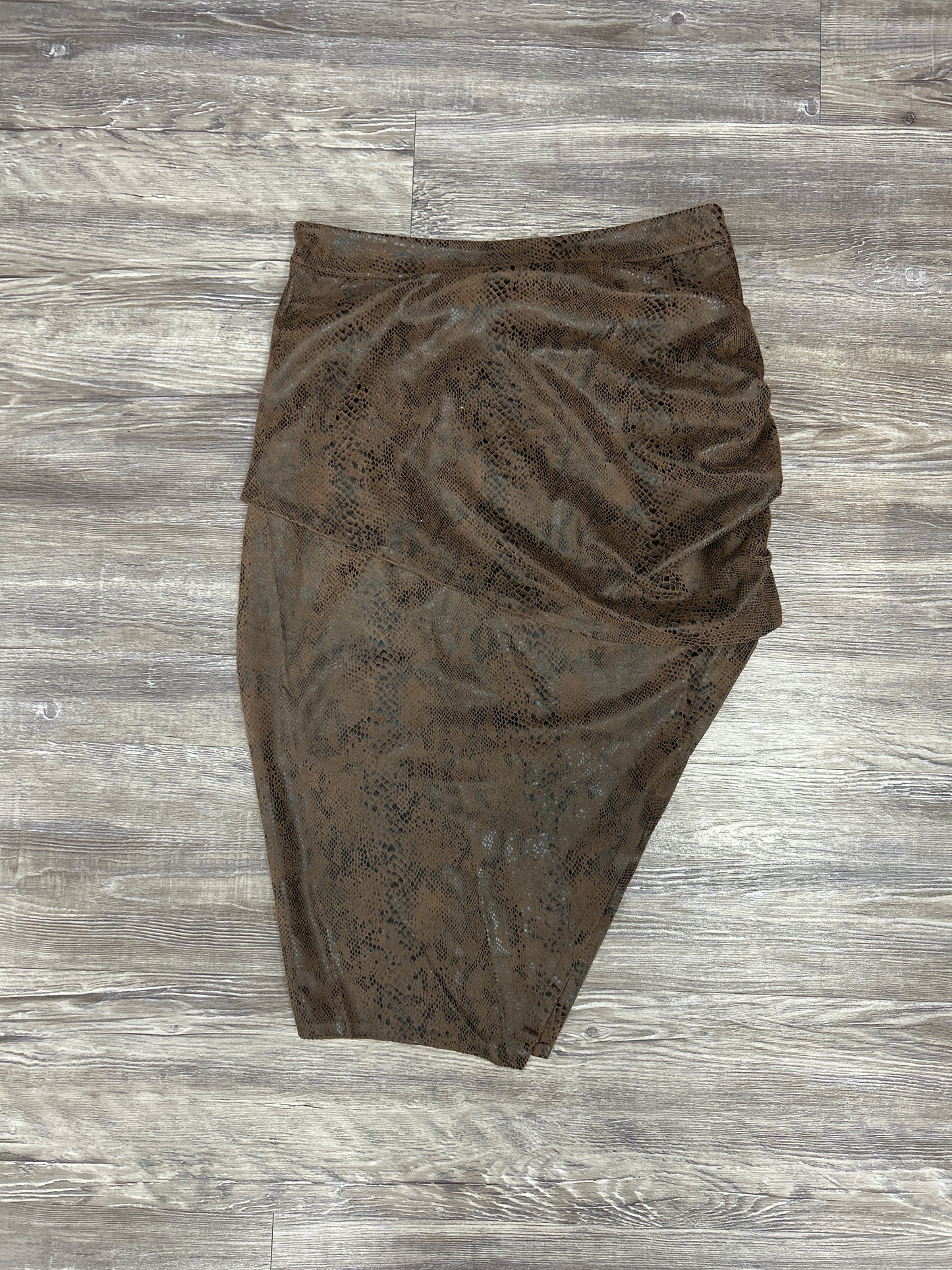 Skirt Mini & Short By Do + Be In Snakeskin Print, Size: M