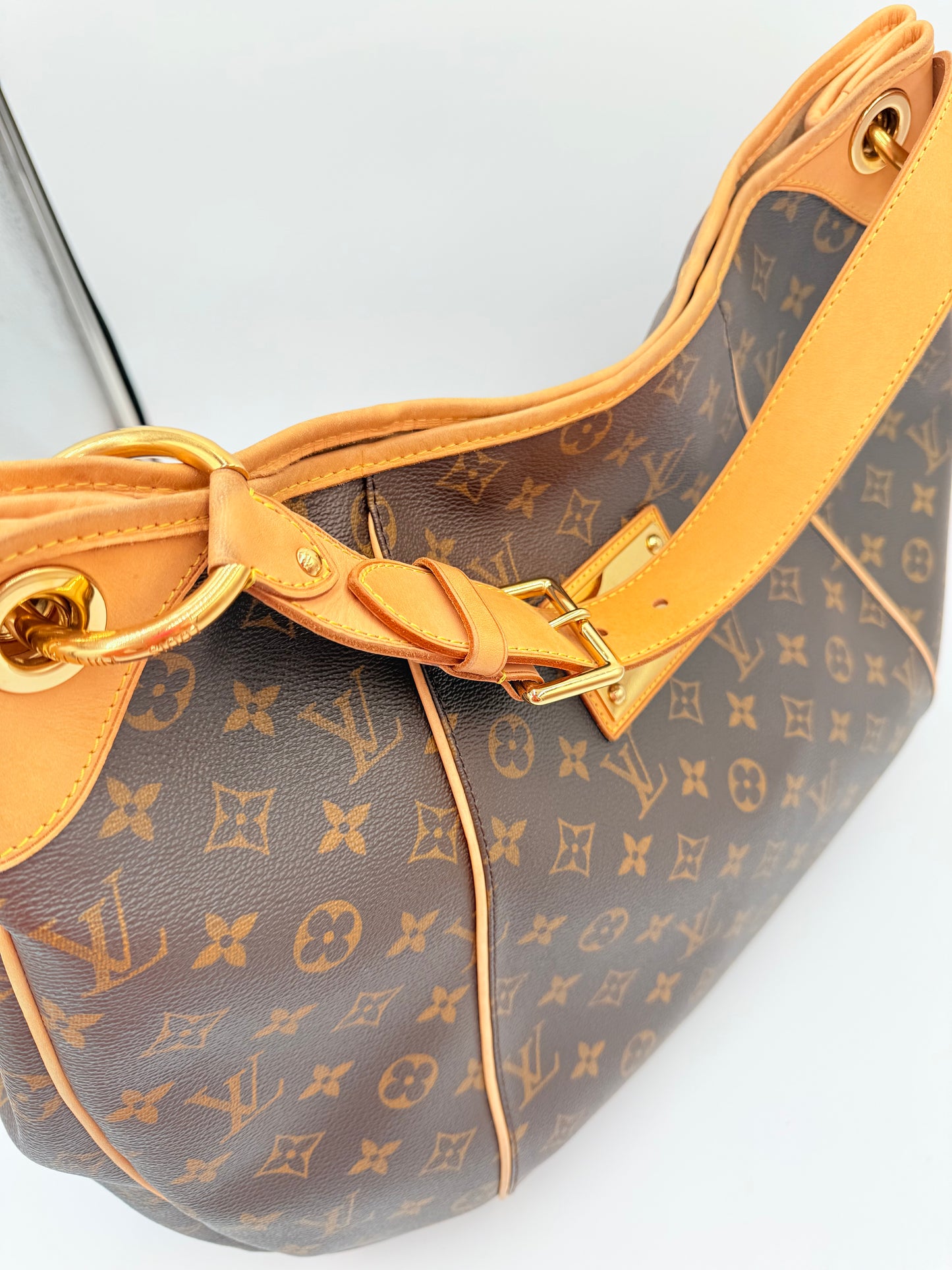 Handbag Luxury Designer By Louis Vuitton In Brown, Size:Large