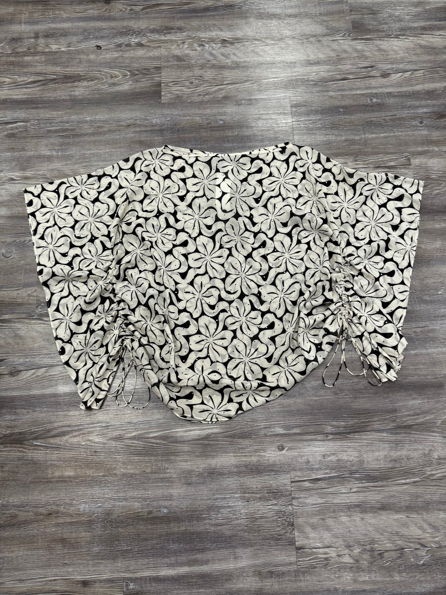 Top Ss Luxury Designer By St John Collection In Floral Print, Size:S