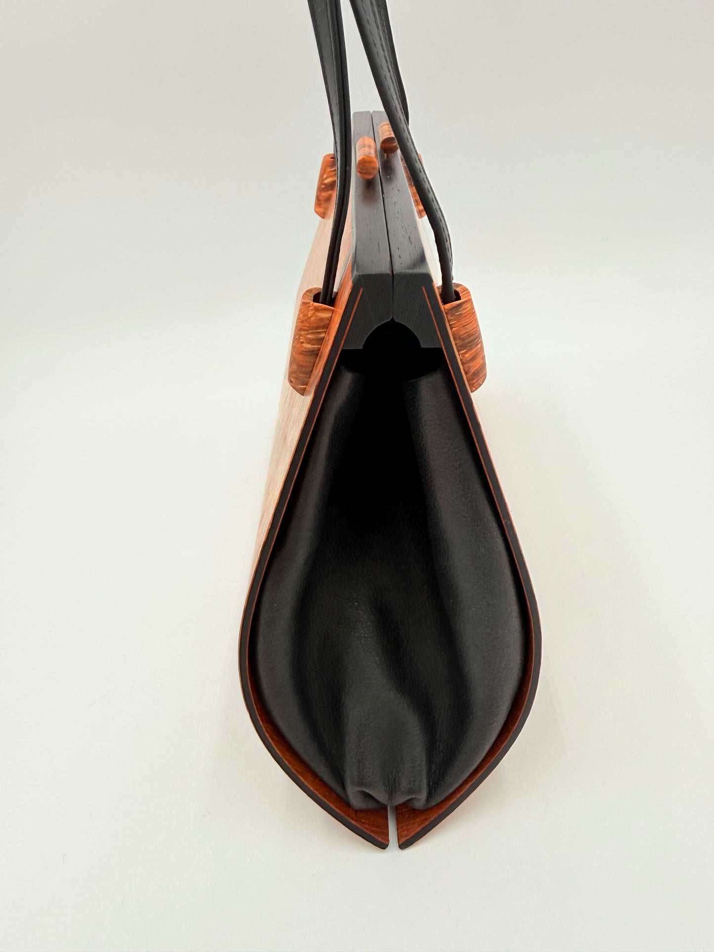 Handbag By Hammill Diebolt, Size: Medium