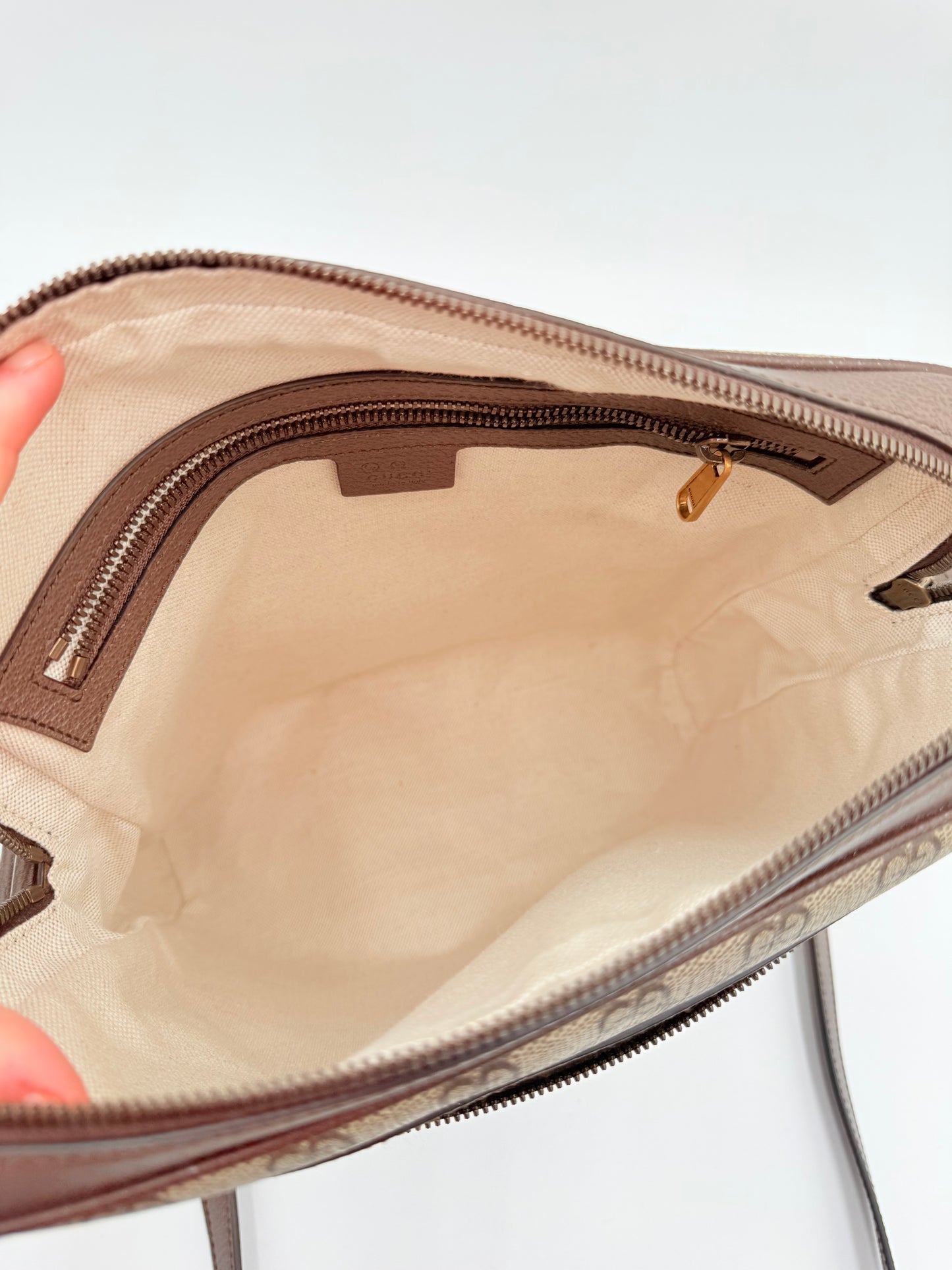 Crossbody Luxury Designer By Gucci In Tan, Size:Large