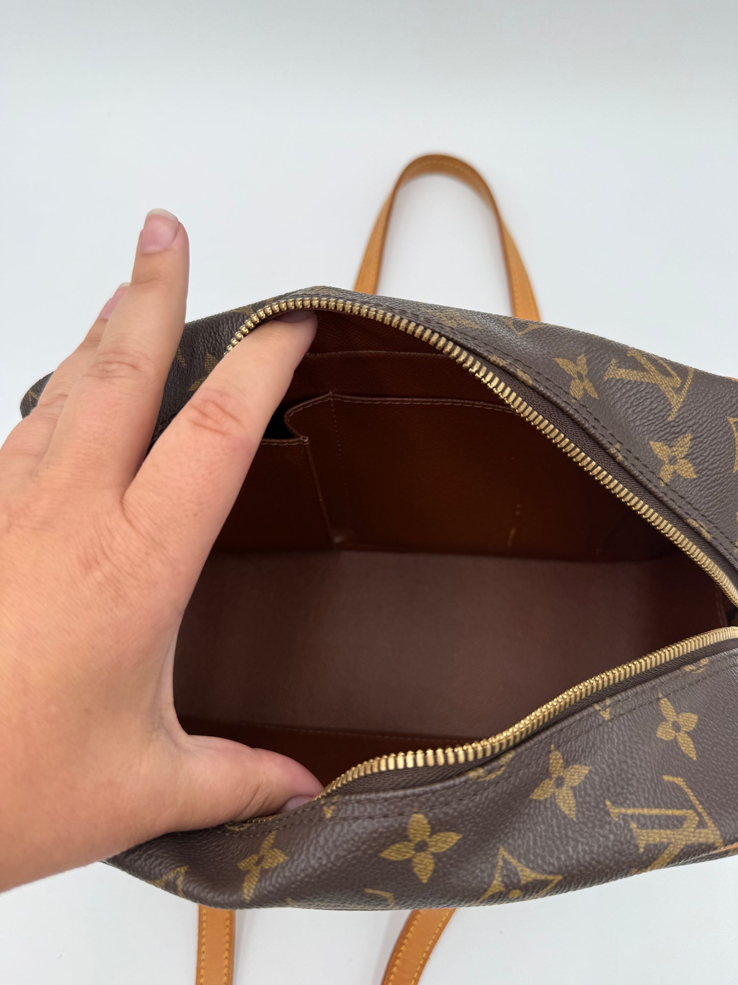 Handbag Luxury Designer By Louis Vuitton In Brown, Size:Medium