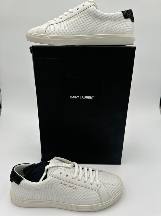 Shoes Designer By Yves Saint Laurent In White, Size: 8.5