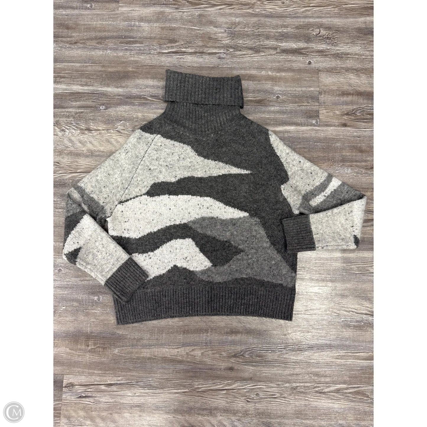 Sweater By John + Jenn In Grey, Size: S