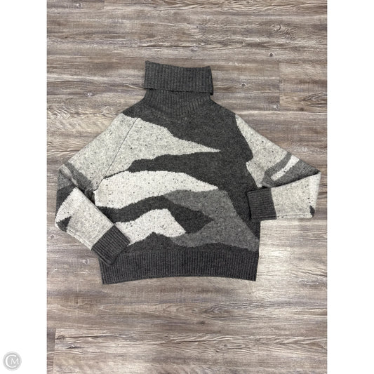 Sweater By John + Jenn In Grey, Size: S