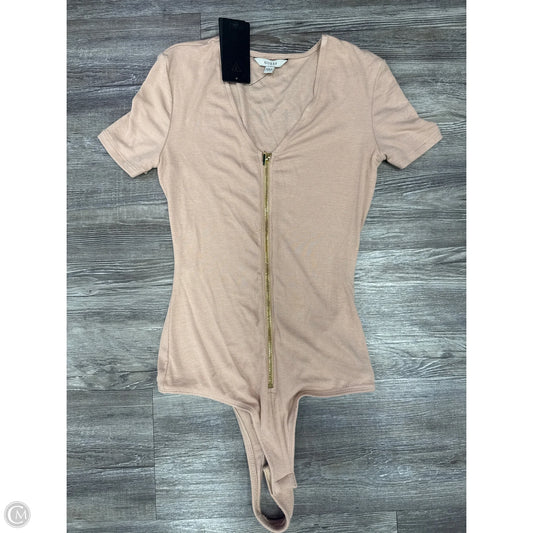 Top Short Sleeve By Guess In Pink, Size: Xxs