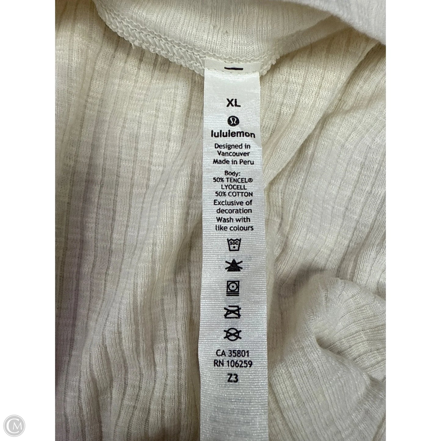 Athletic Top Long Sleeve Crewneck By Lululemon In Cream, Size: Xl
