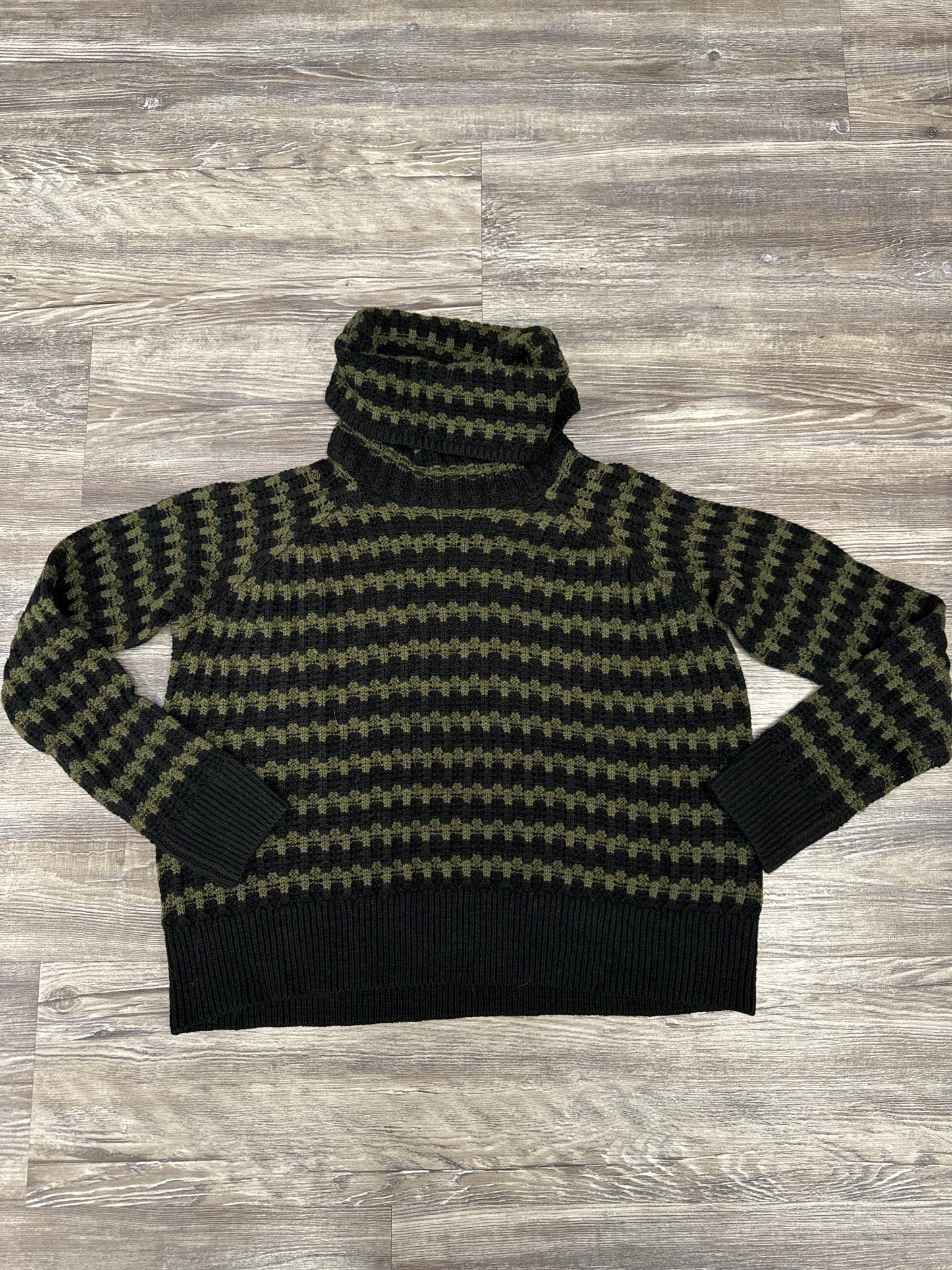 Sweater By Aqua In Black & Green, Size: Xs