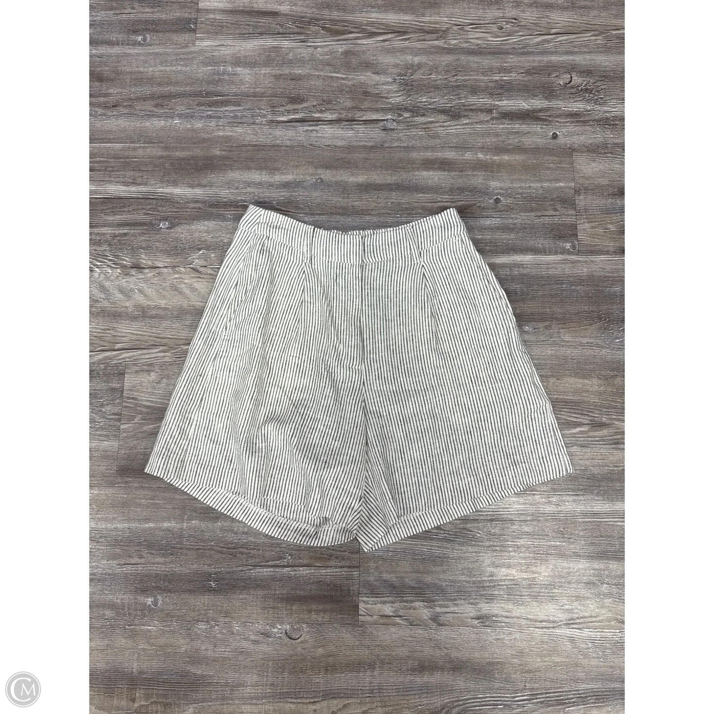 Shorts By Old Navy In Striped Pattern, Size: S