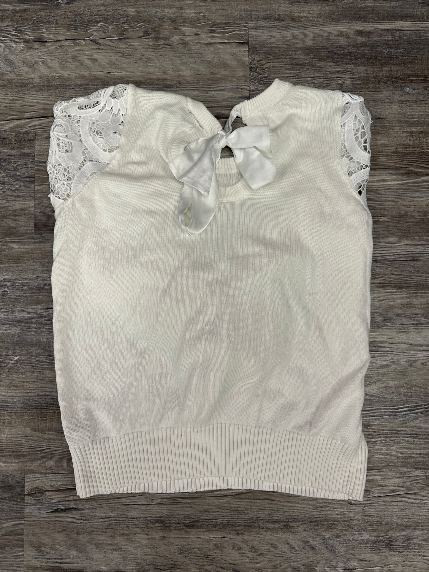 Sweater By Torrid In White, Size: 1x