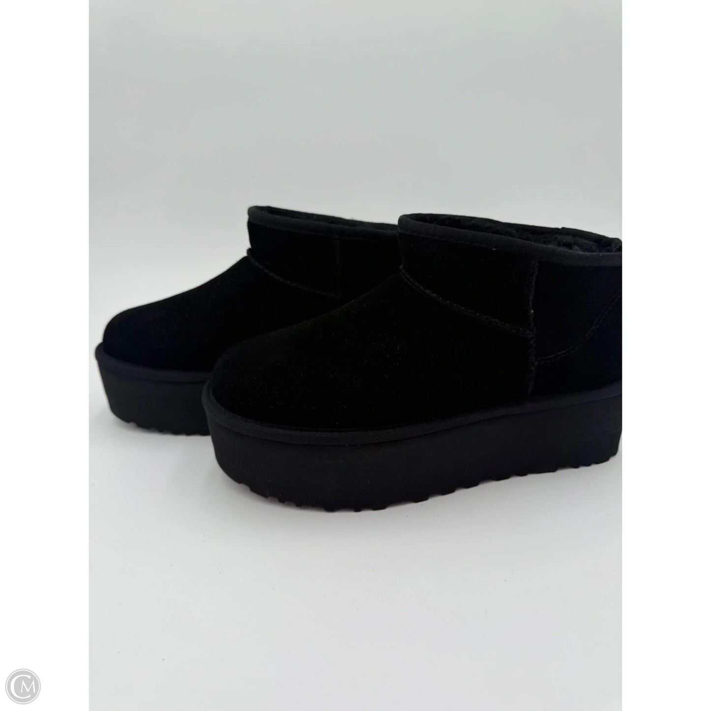Boots Designer By Ugg In Black, Size: 8