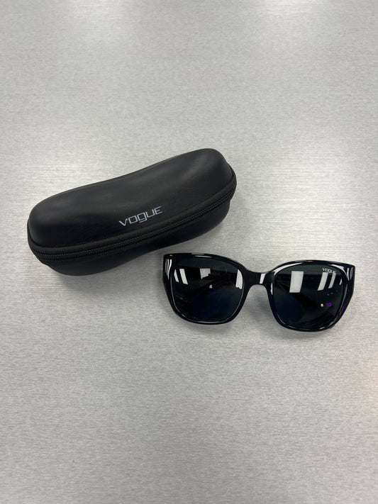 Sunglasses By Cmc, Size: 02 Piece