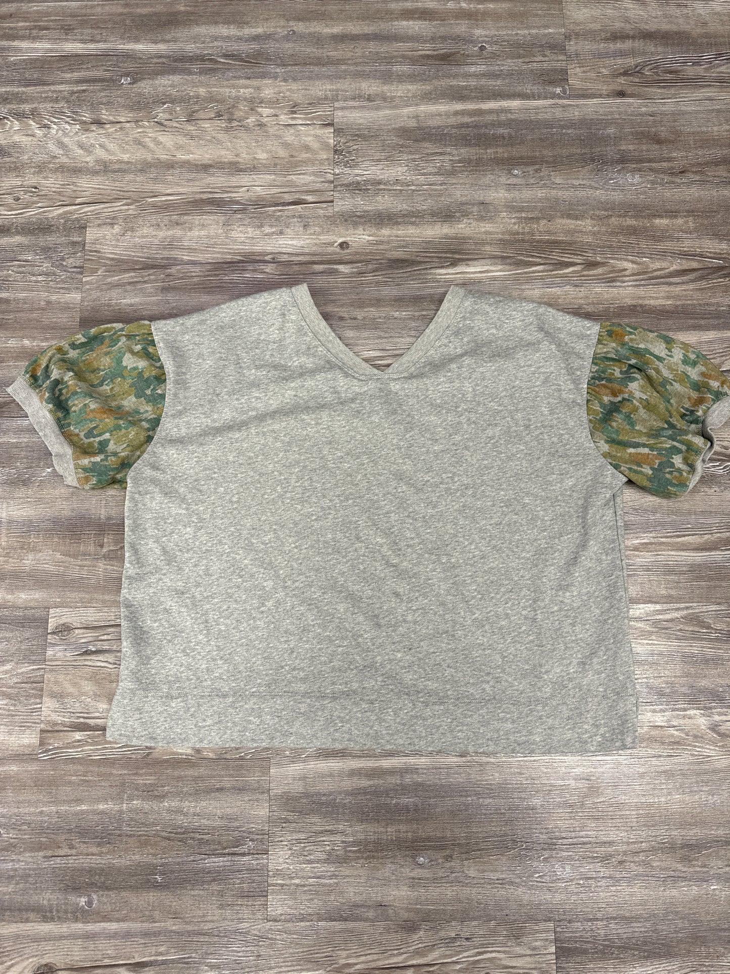 Top Short Sleeve By Daily Practice By Anthropologie In Grey, Size: Xl