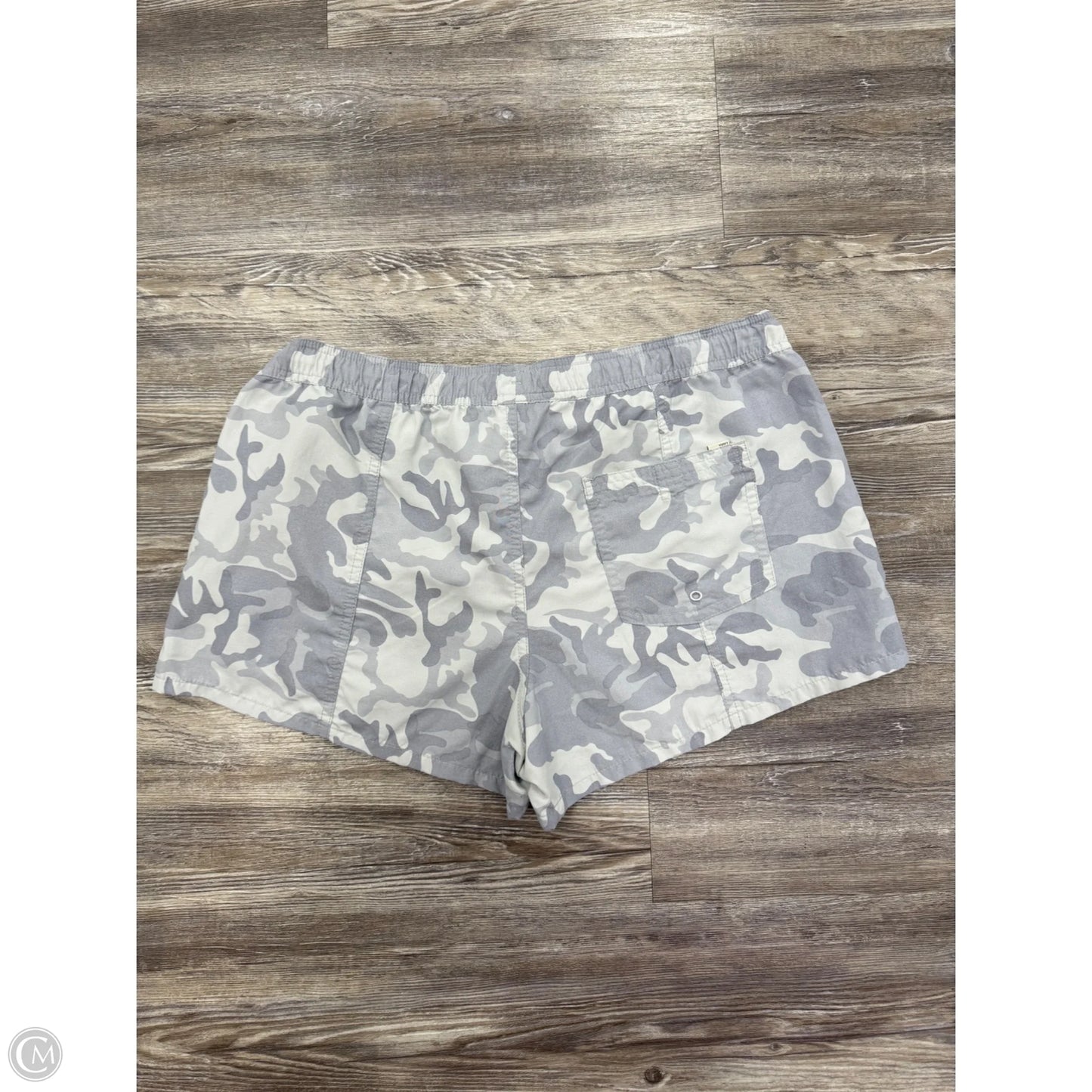 Athletic Shorts By Vuori In Camouflage Print, Size: L