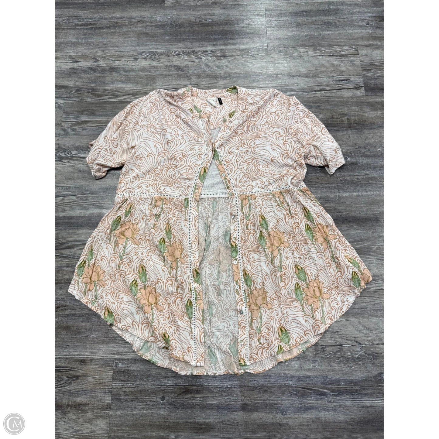 Top Short Sleeve By Akemi And Kin In White, Size: L