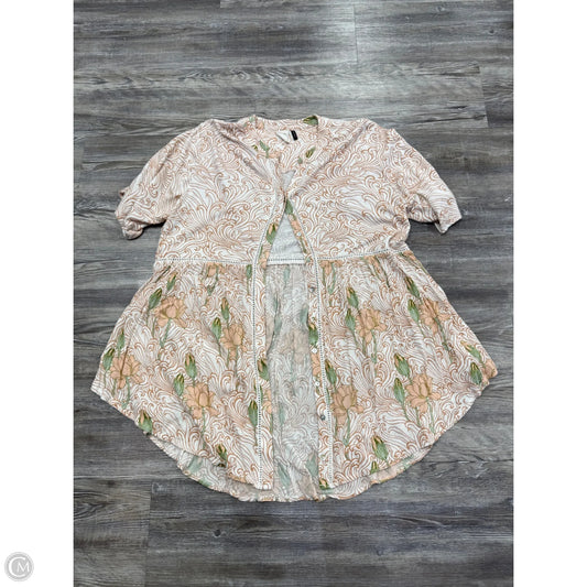 Top Short Sleeve By Akemi And Kin In White, Size: L