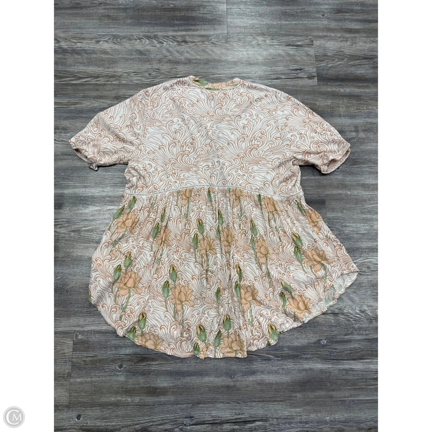 Top Short Sleeve By Akemi And Kin In White, Size: L