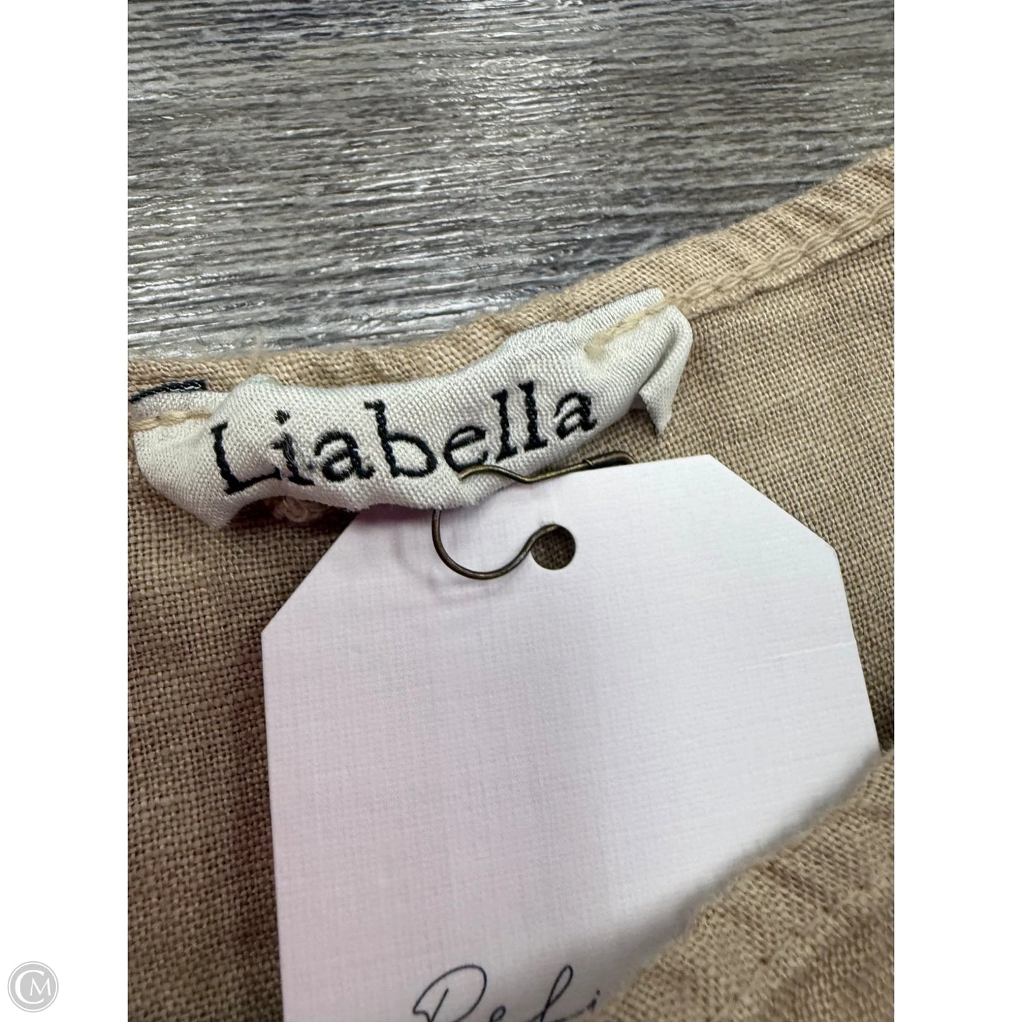 Top Short Sleeve By Liabella In Tan, Size: L