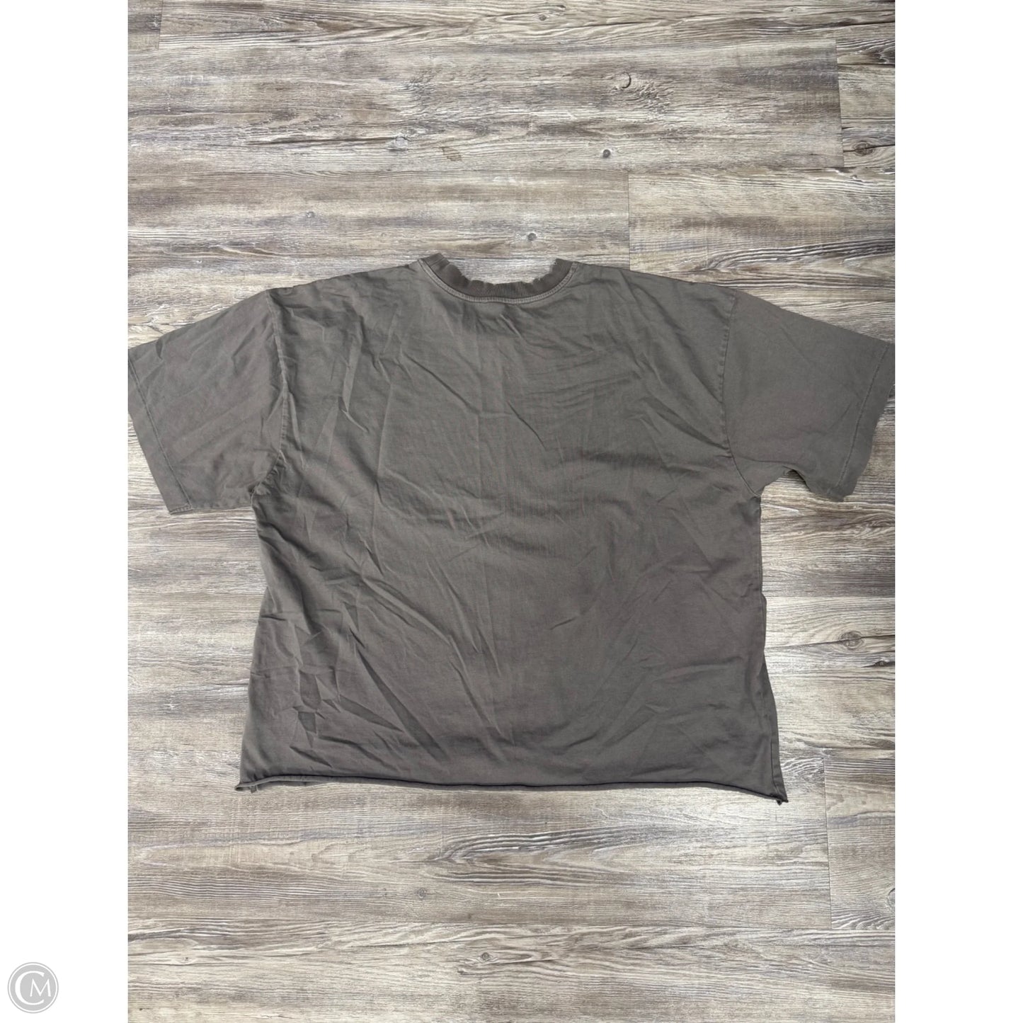 Top Short Sleeve By Elwood In Grey, Size: M