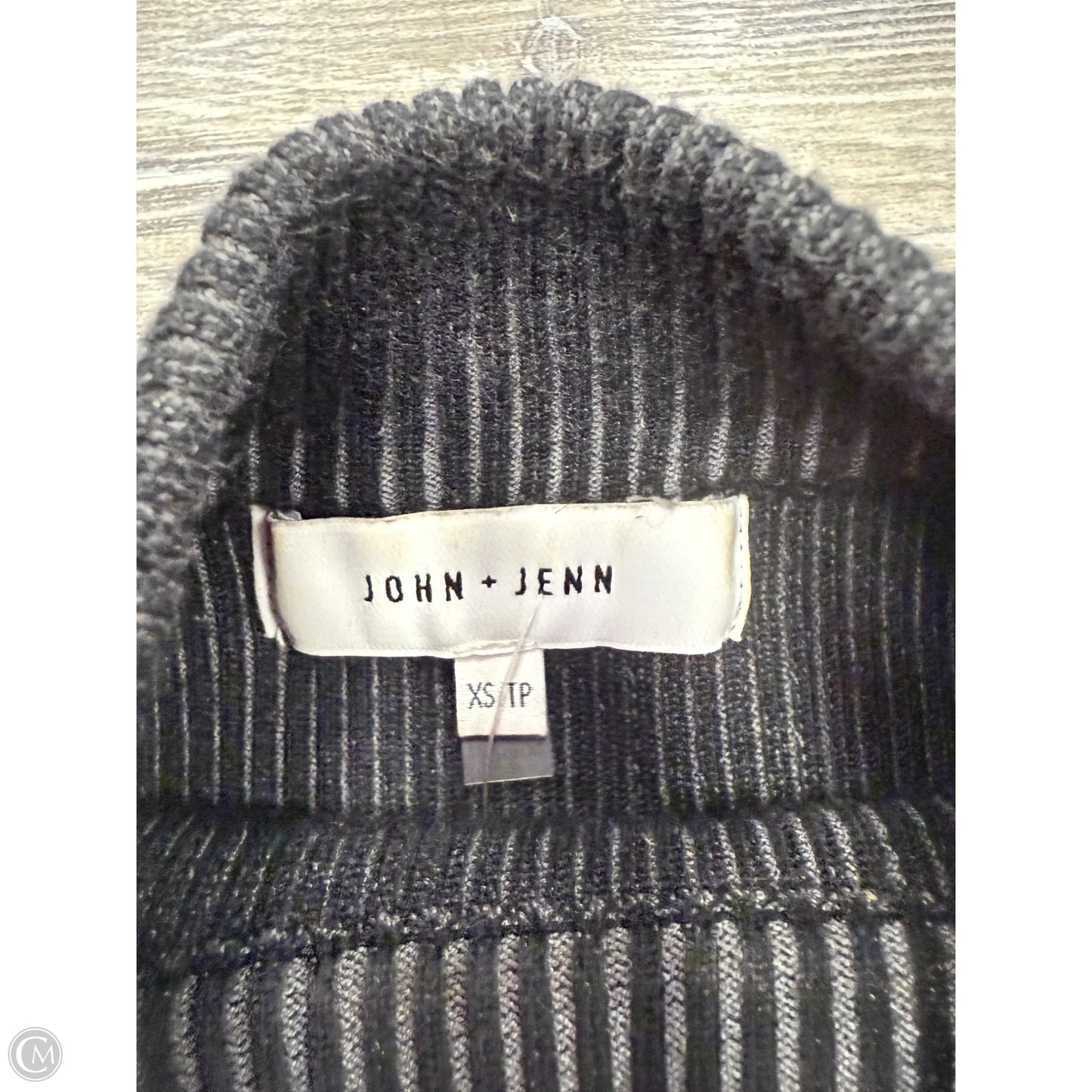 Top Short Sleeve By John + Jenn In Grey, Size: Xs