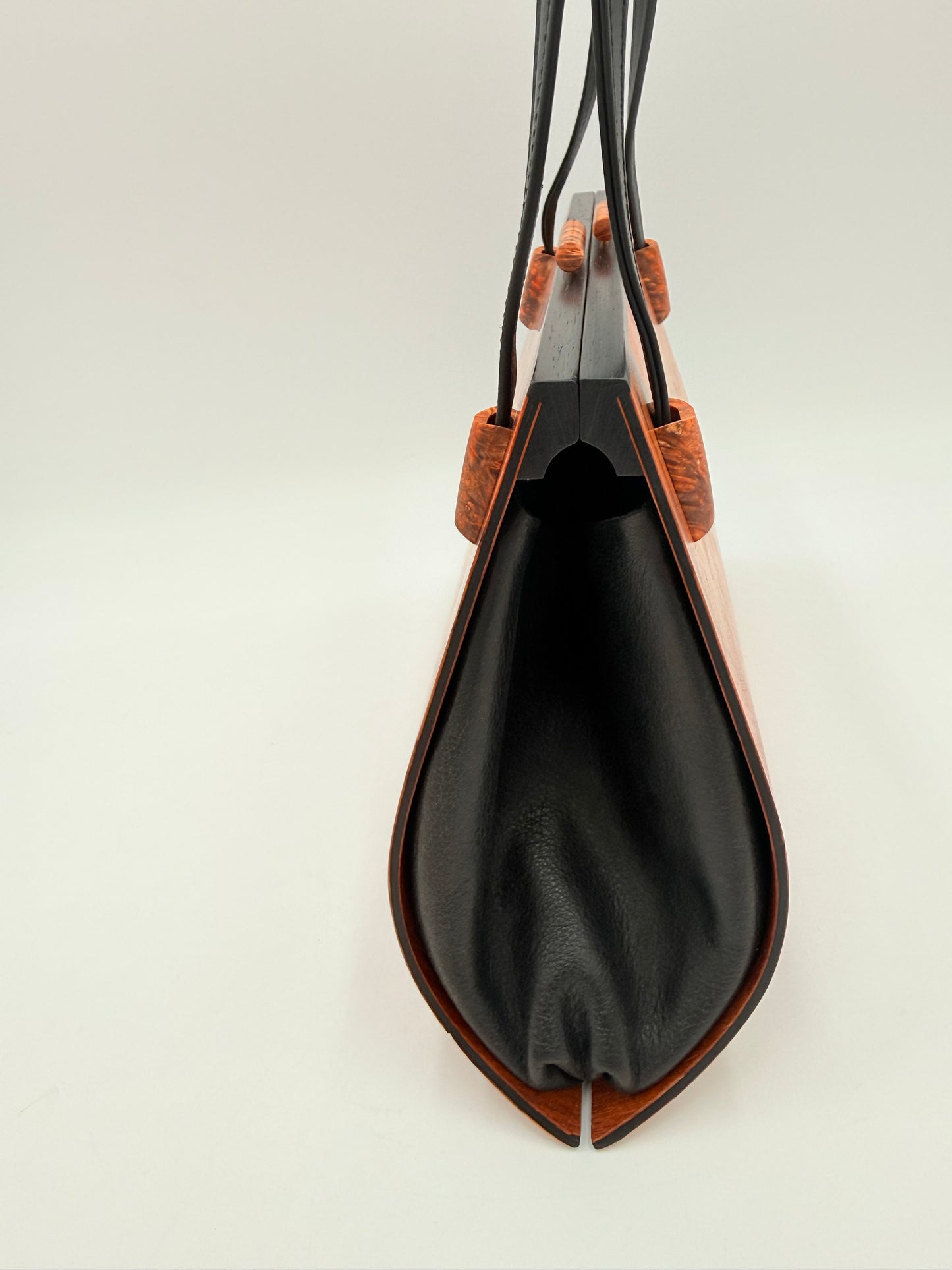 Handbag By Hammill Diebolt, Size: Medium