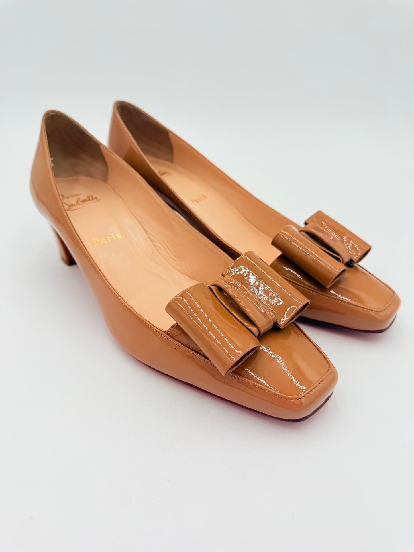 Shoes Luxury Designer By Christian Louboutin In Tan, Size: 9.5