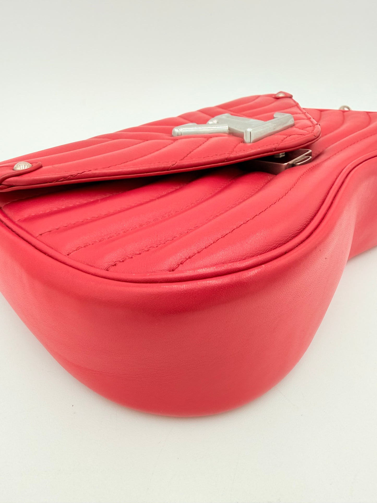 Handbag Luxury Designer By Louis Vuitton In Red, Size:Medium