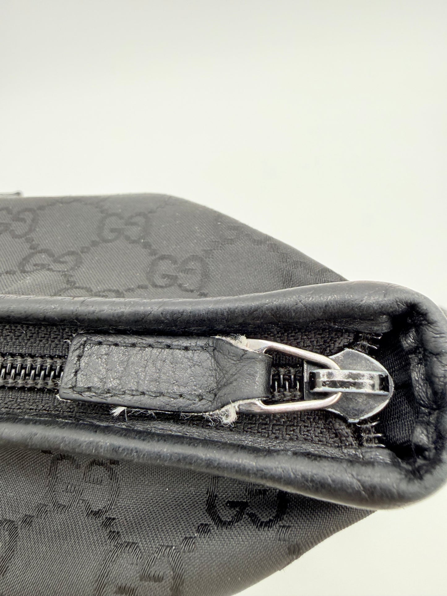Crossbody Luxury Designer By Gucci In Black, Size:Medium