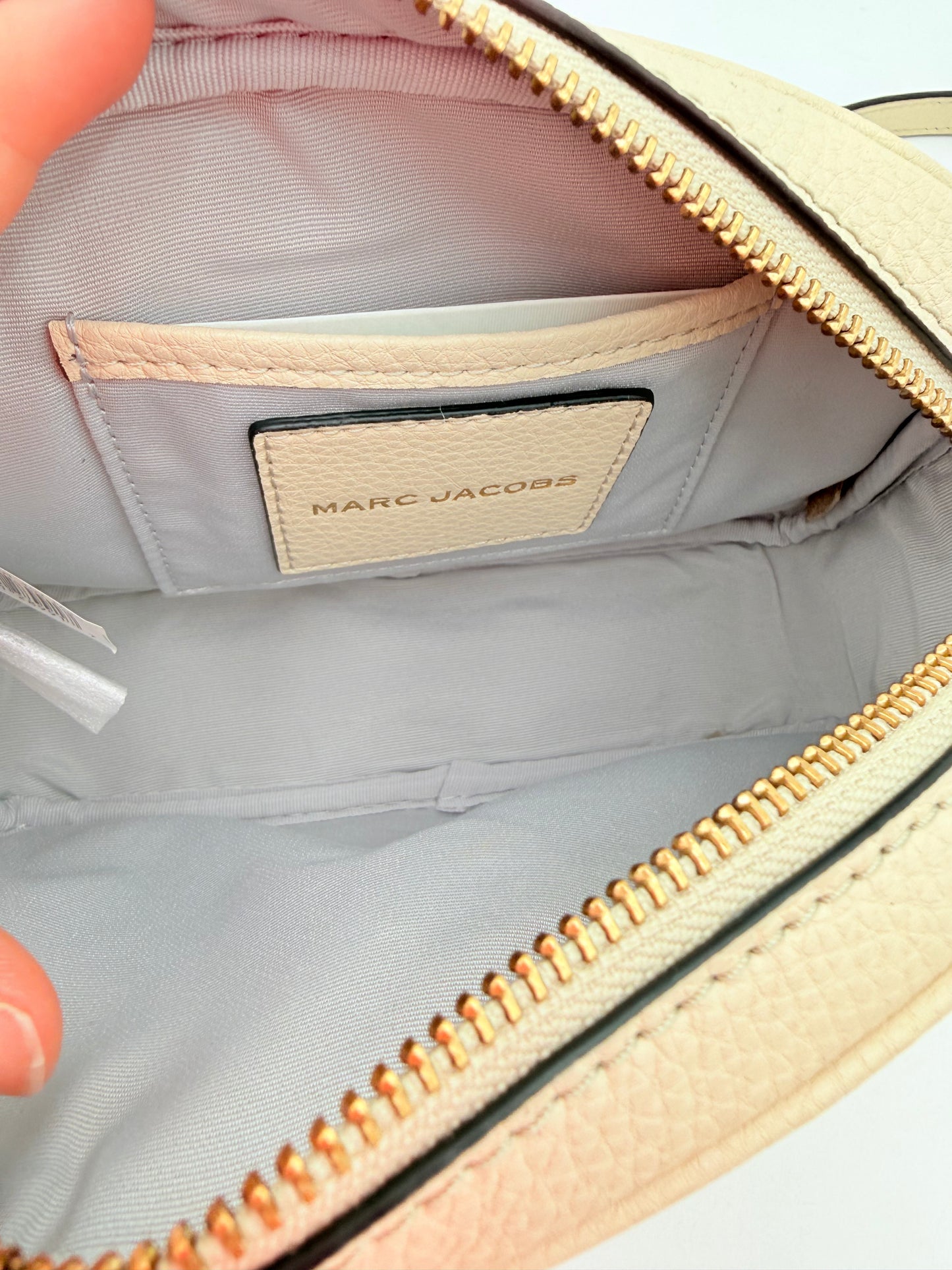 Crossbody Luxury Designer By Marc Jacobs In Cream, Size:Small