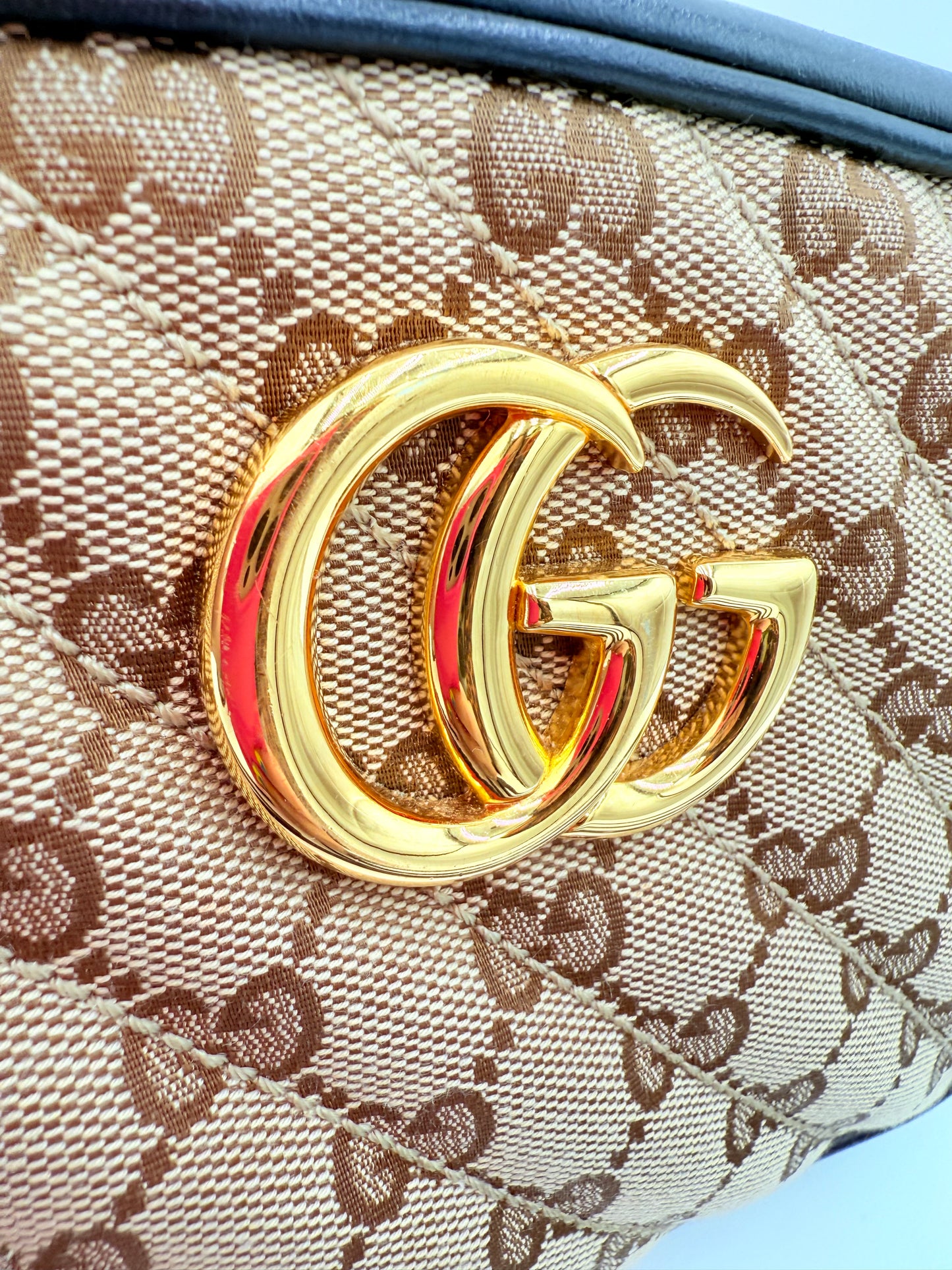 Crossbody Luxury Designer By Gucci In Tan, Size:Small