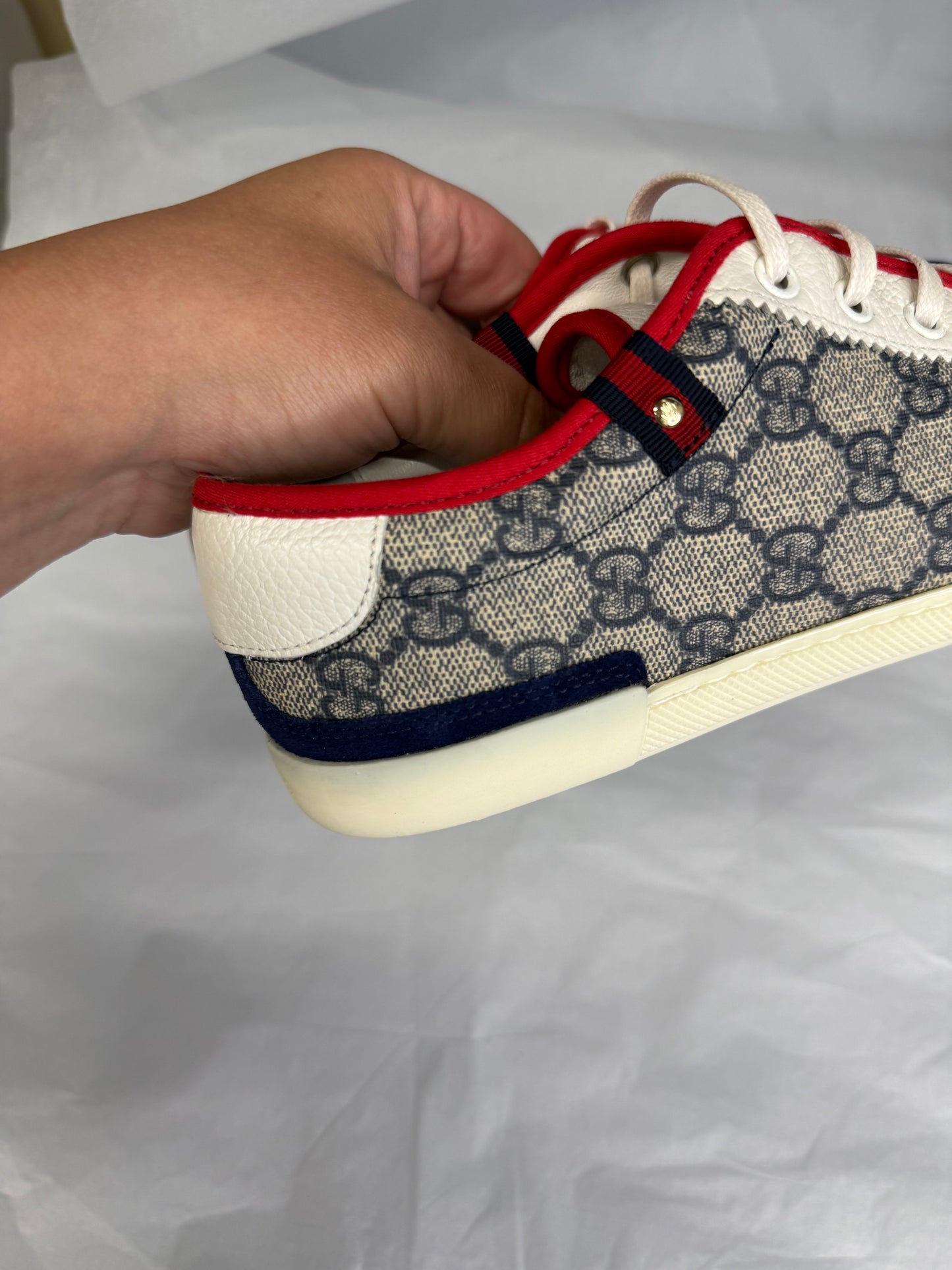 Shoes Luxury Designer By Gucci In Blue & Red, Size: 8