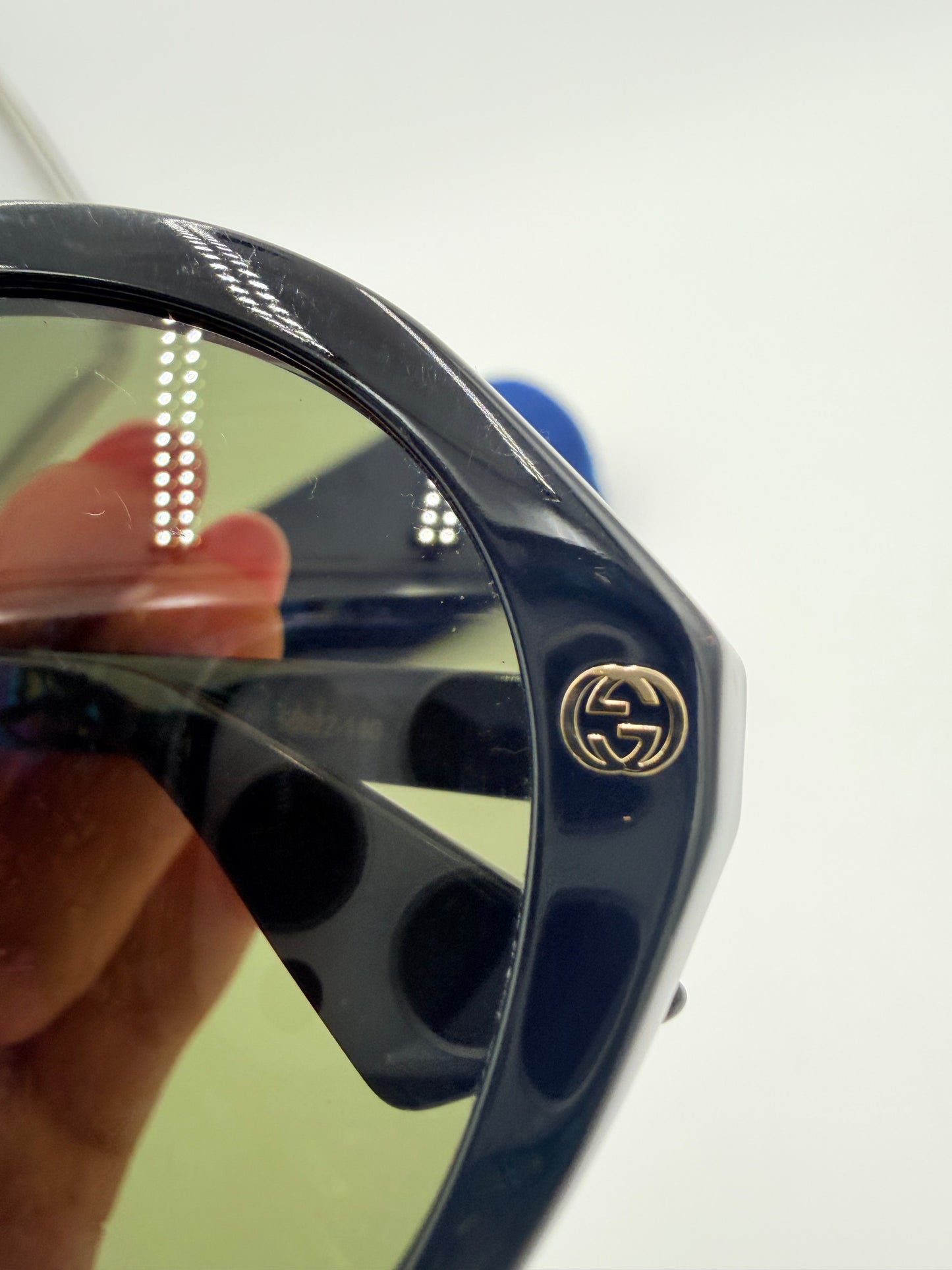 Sunglasses Luxury Designer By Gucci In Black & Gold