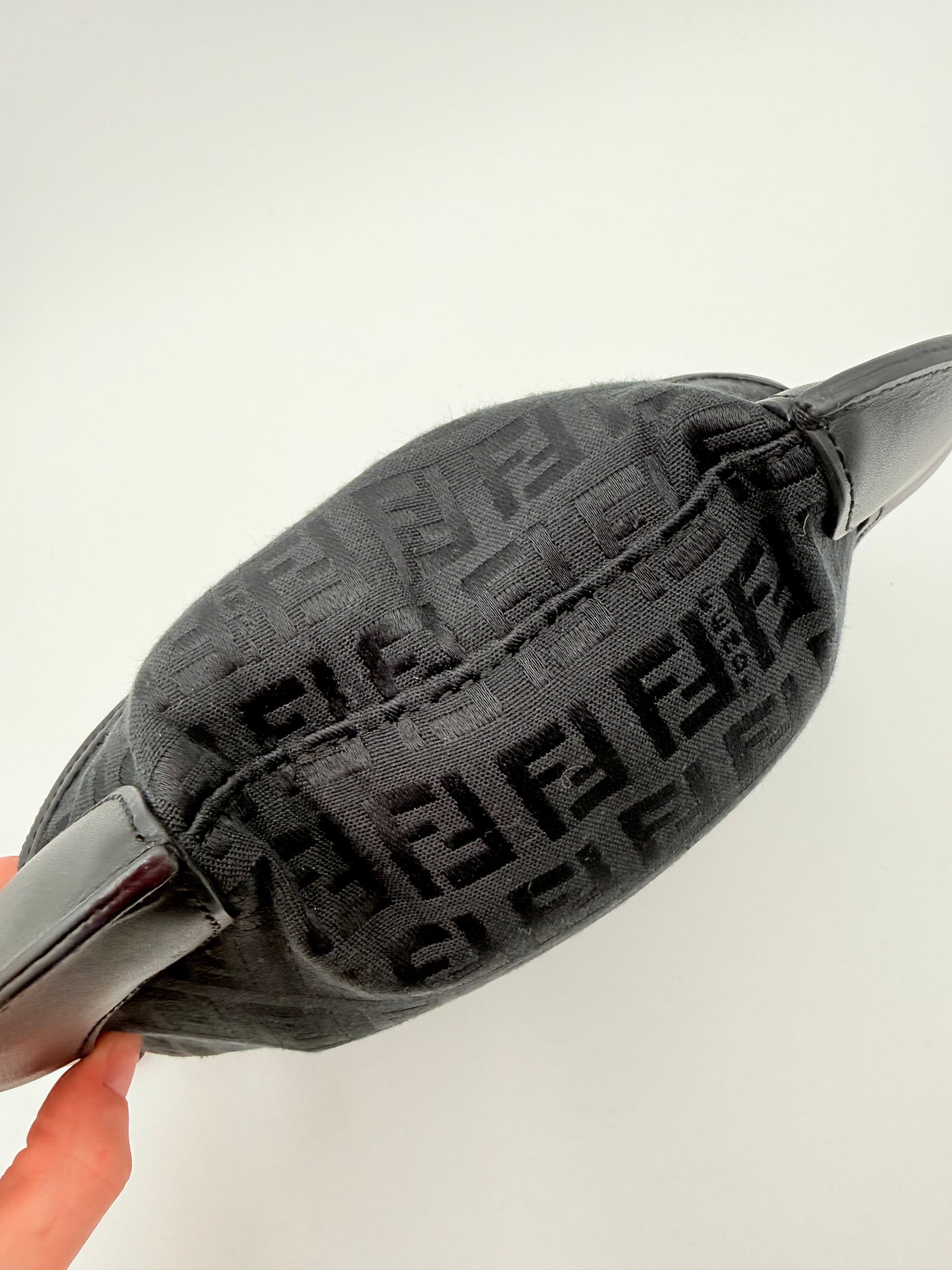 Handbag Luxury Designer By Fendi In Black, Size:Small