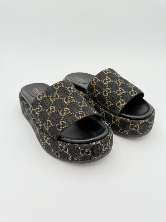 Sandals Luxury Designer By Gucci In Black & Cream, Size:10