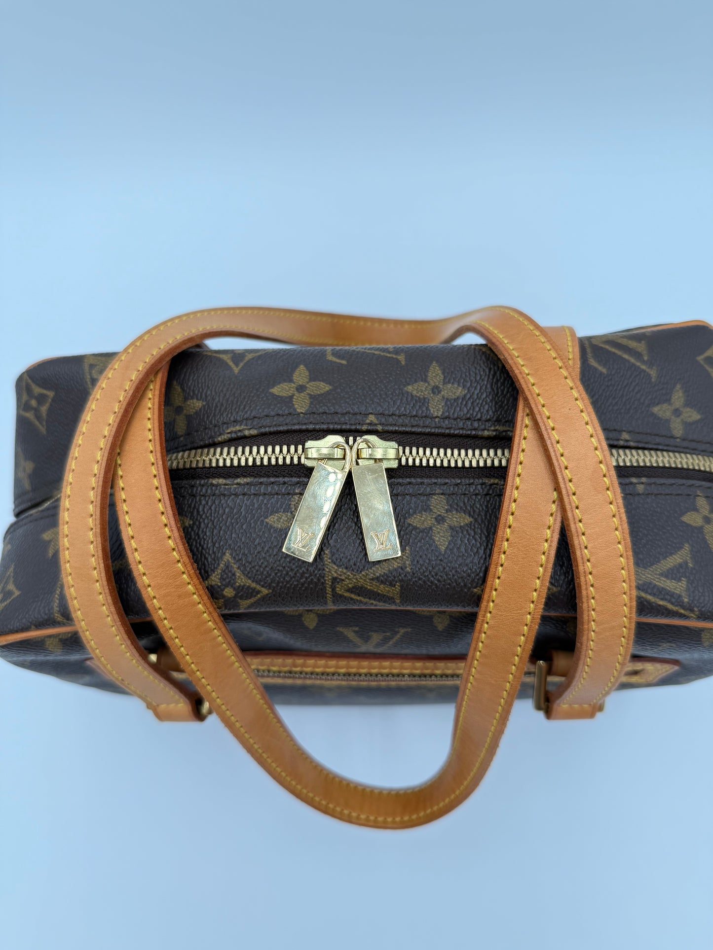 Handbag Luxury Designer By Louis Vuitton In Brown, Size:Medium