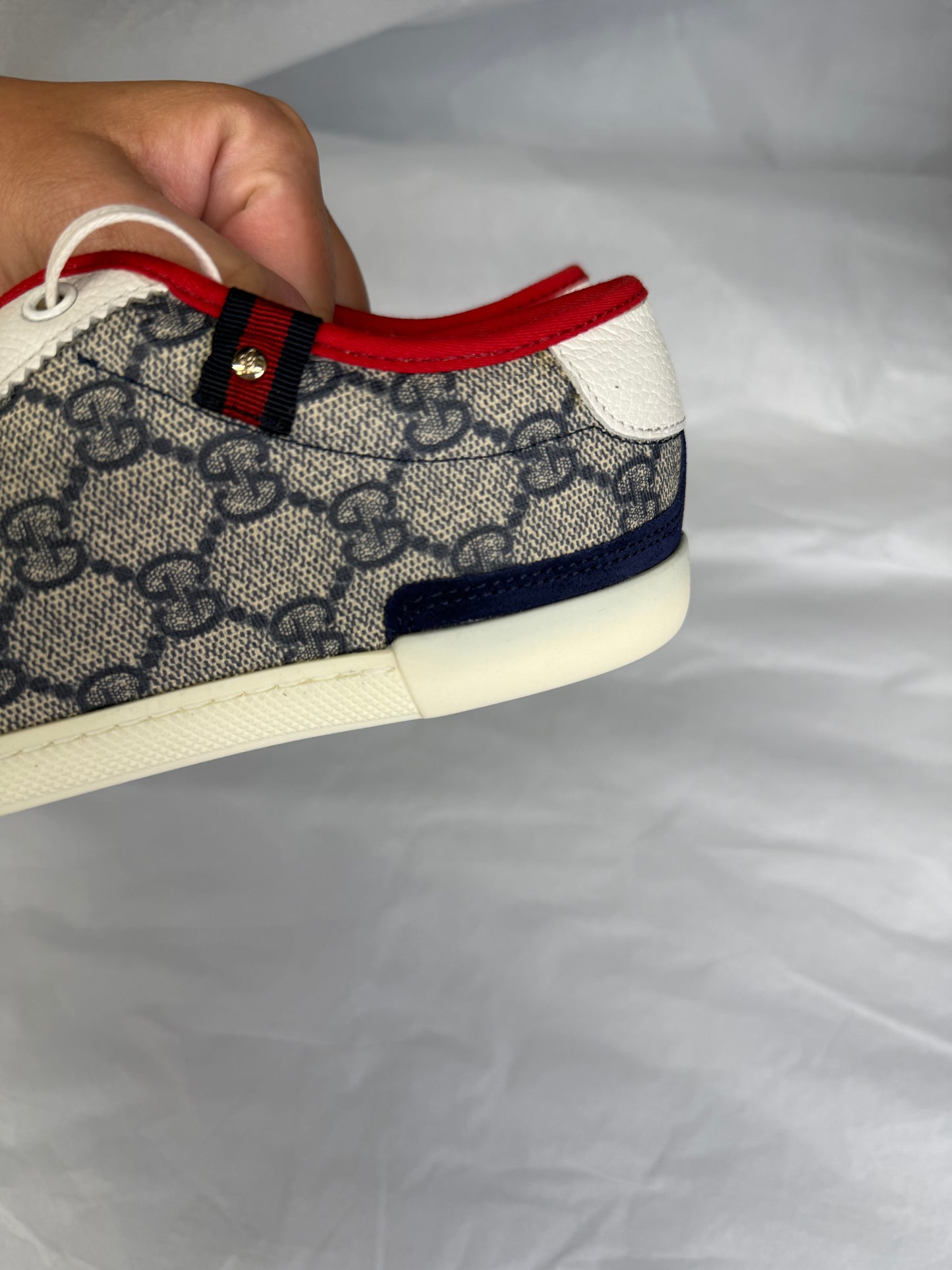 Shoes Luxury Designer By Gucci In Blue & Red, Size: 8