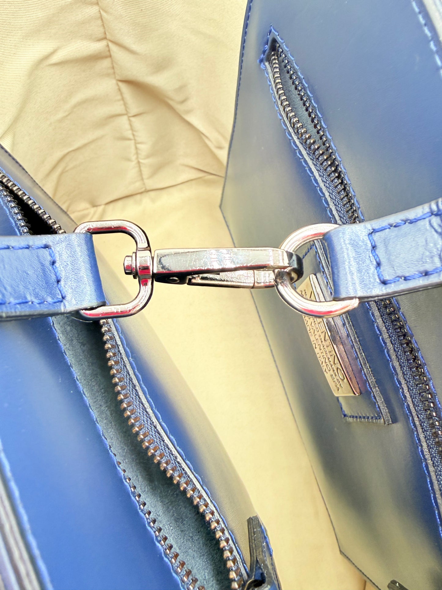 Handbag Designer By Valentino-mario, Size: Large