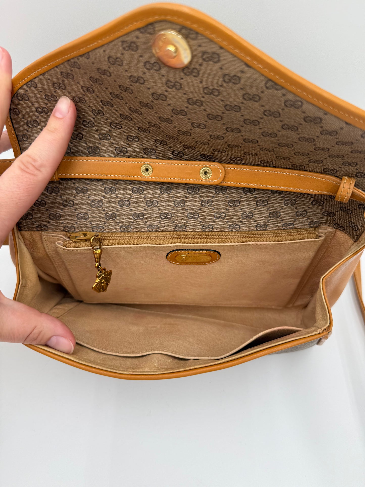 Crossbody Luxury Designer By Gucci In Brown & Tan, Size:Medium