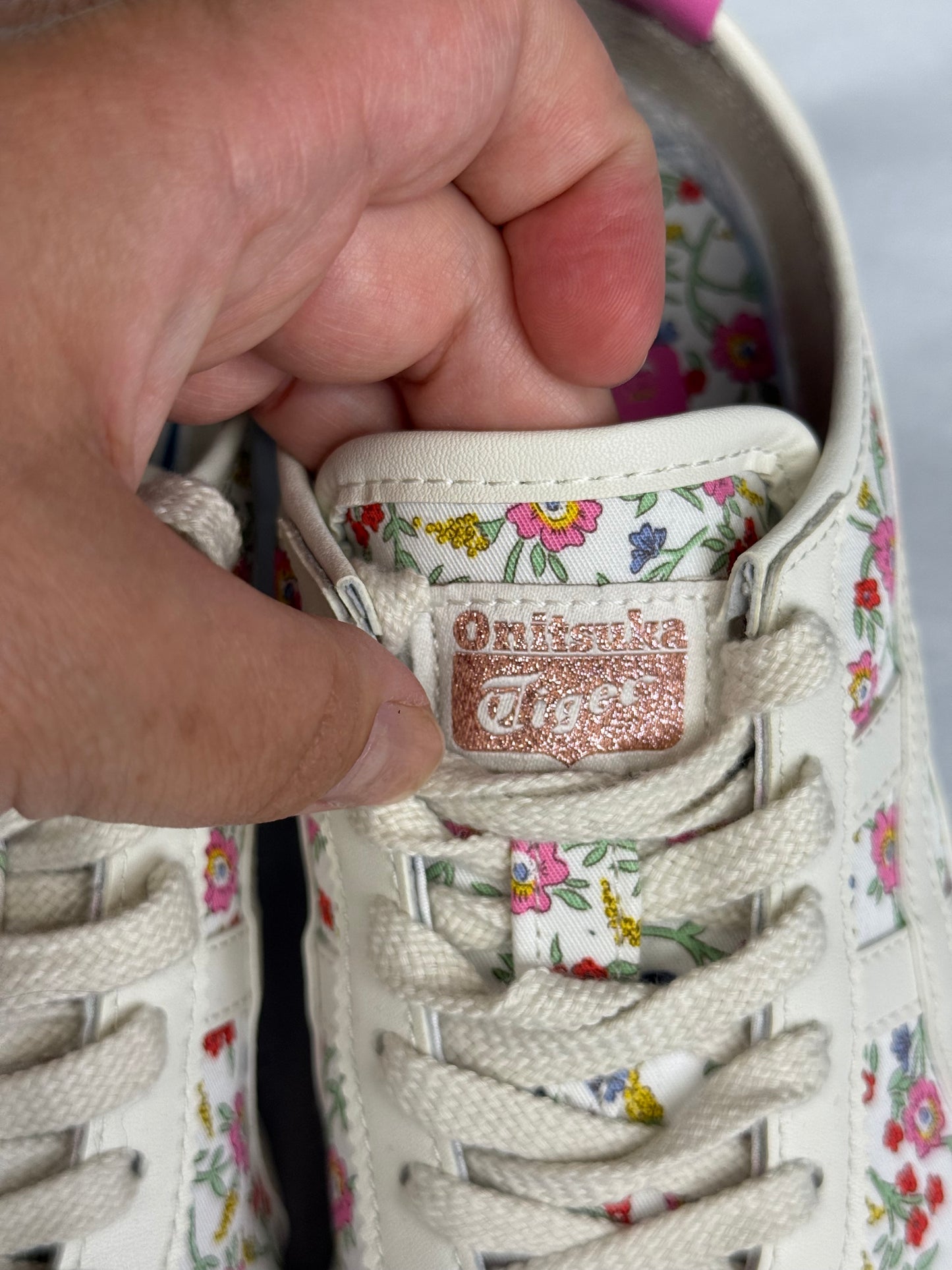 Shoes Sneakers By ONITSUKA TIGER In Pink & White, Size: 6.5