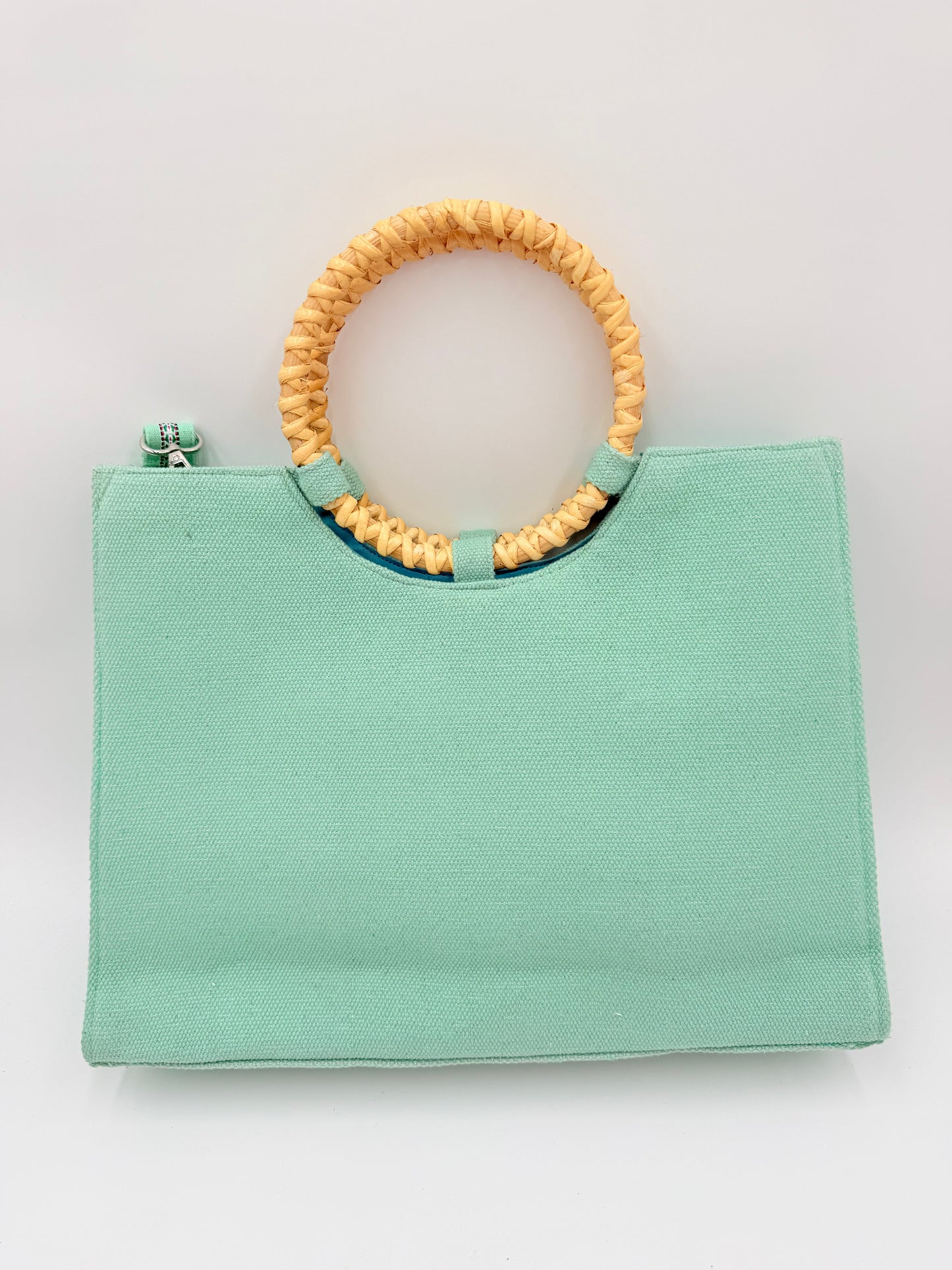 Handbag By America & Beyond, Size: Medium