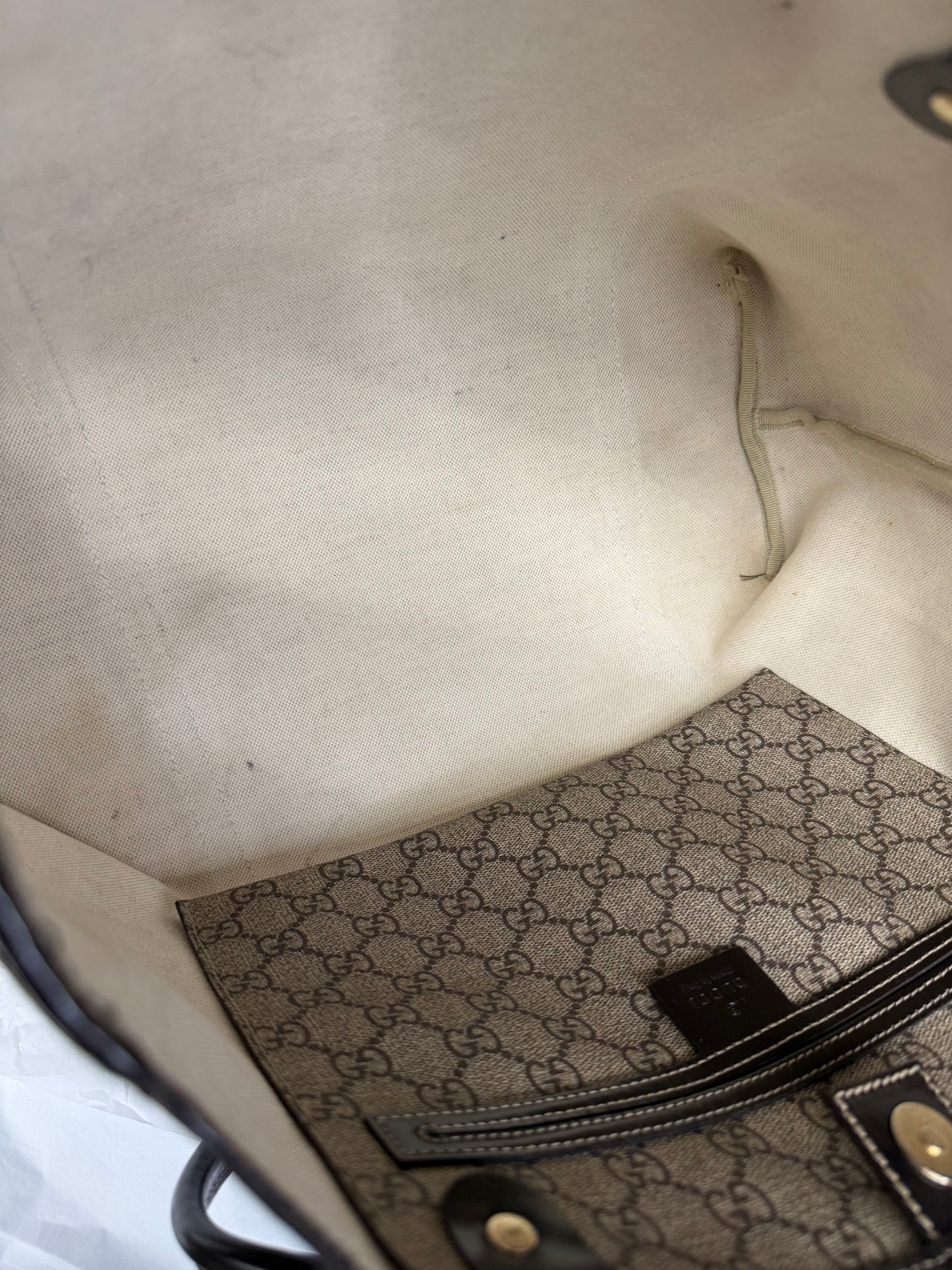 Tote Luxury Designer By Gucci, Size: Medium