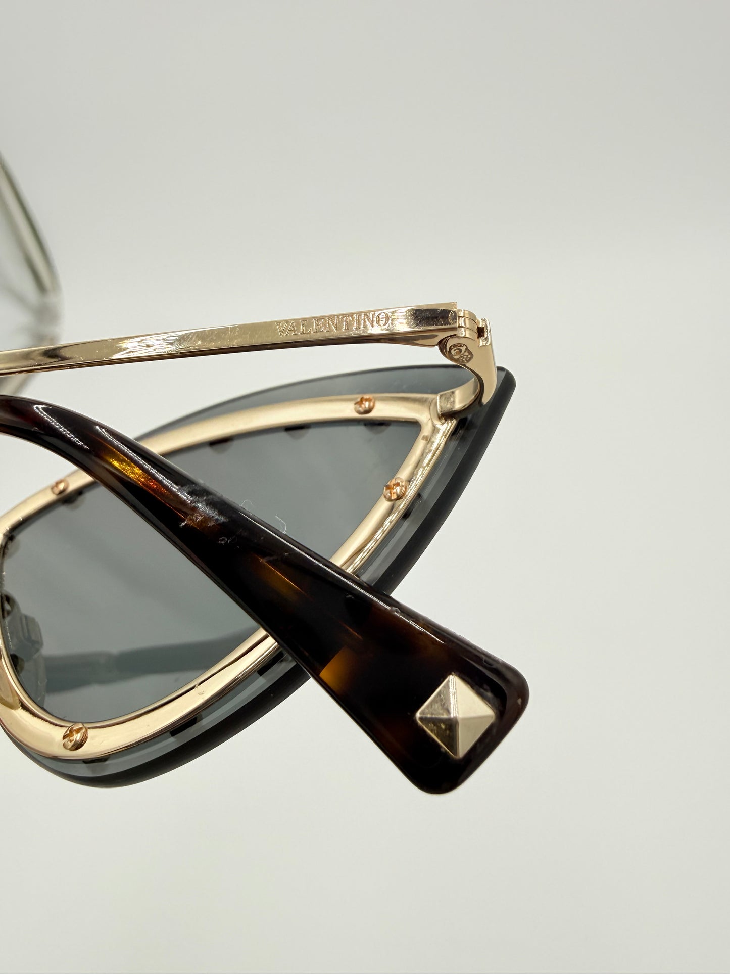 Sunglasses Designer By Valentino-mario