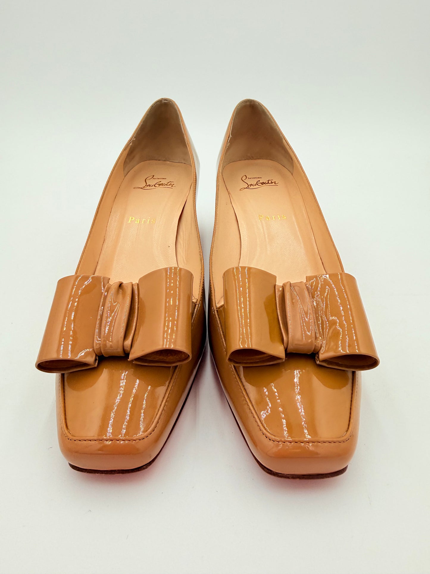 Shoes Luxury Designer By Christian Louboutin In Tan, Size: 9.5