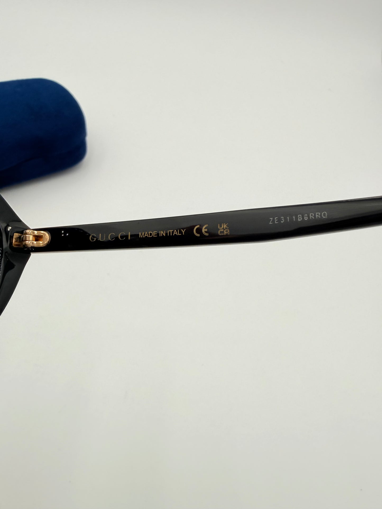 Sunglasses Luxury Designer By Gucci In Black & Gold