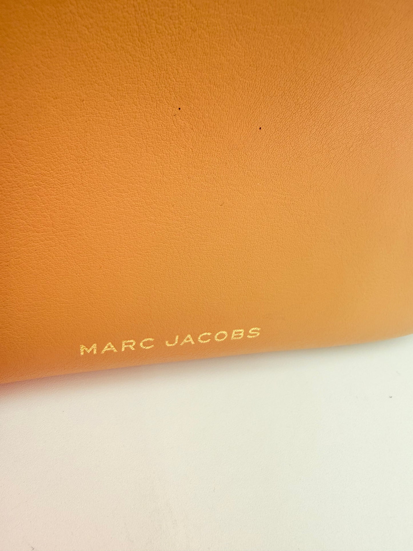 Crossbody Luxury Designer By Marc Jacobs In Tan, Size:Medium